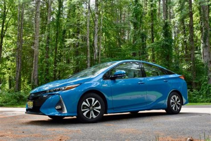 2019 Toyota Prius Prime Advanced Review: Serious Mileage