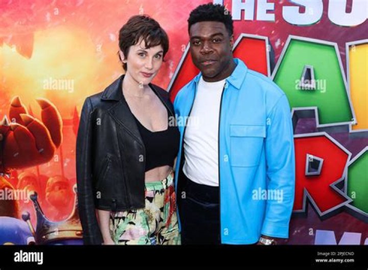 April Richardson's Husband - Is She In A Relationship With Martin Rossiter? 