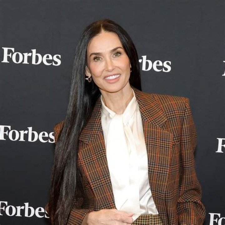 Art Moore Birthdate: Age &amp; Wikipedia – How Old Is Art Moore From Regis and Kelly?