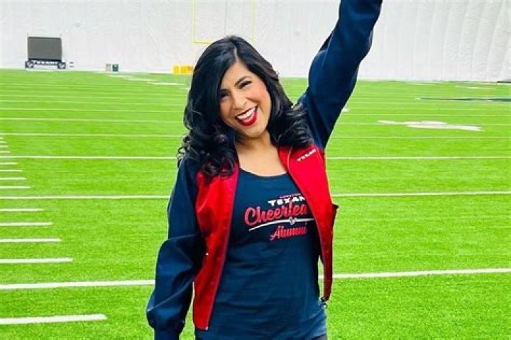 Cathy Hernandez Channel 2: Bio, Age, Husband, Baby, KPRC Texans Cheerleader