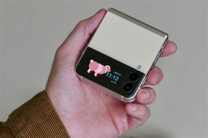 Common Samsung Galaxy Z Flip 3 problems and how to fix them