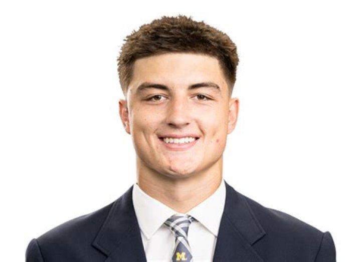 Eddie Goldman Net Worth, Salary, Contract, PFF, Weight, Draft, Age, Height, College