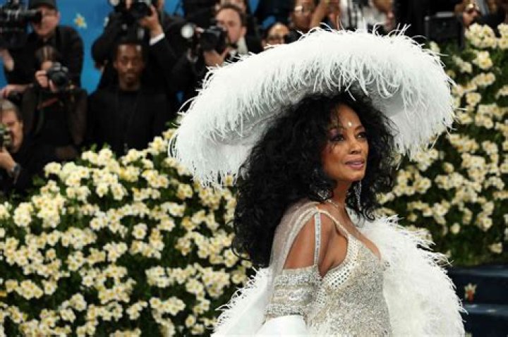 Glastonbury: Does Diana Ross Wear A Wig? American Entertainer New Look Explored