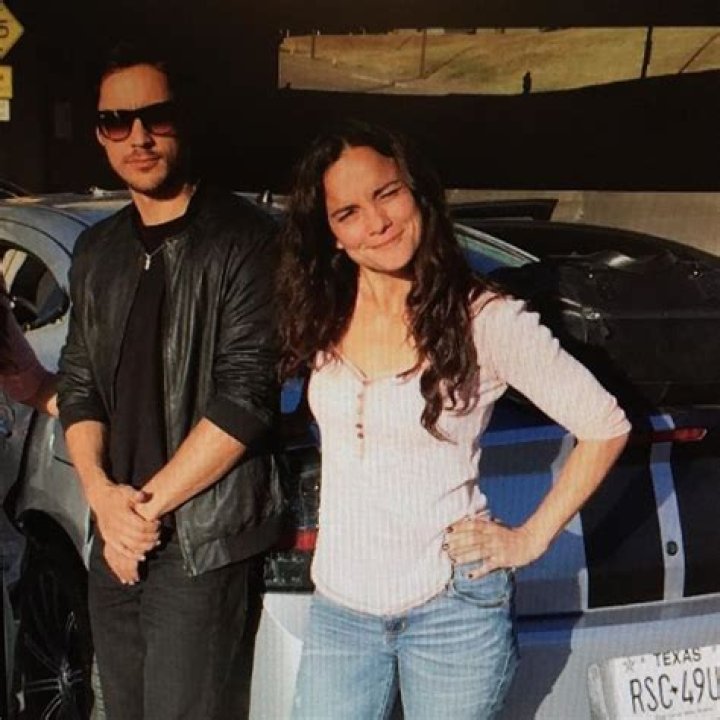 Is Peter Gadiot Gay Or Does He Have Wife? Rumors Explained