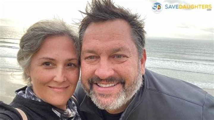 Is Ricki Lake Married? Gay Rumors And Sexuality Details