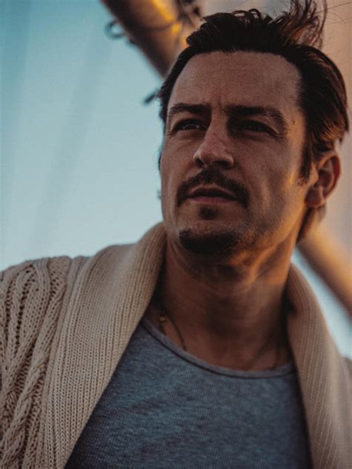 Is Tyler Hynes Wearing A Wig: Why Fans Think He Is Bald?