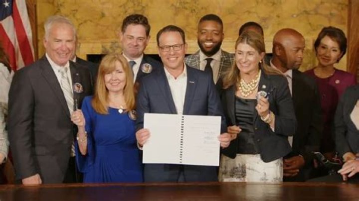 Mackenzie Davis's Partner: Uncovering The Truth