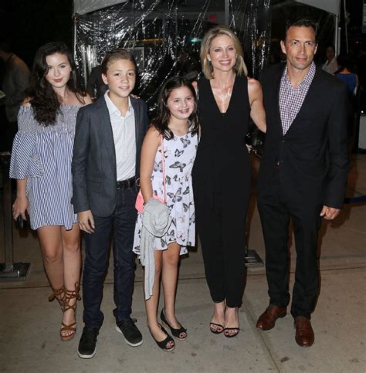 Meet Jennifer Hageney – Photos of Andrew Shue’s Ex-Wife and Mother of Their Kid
