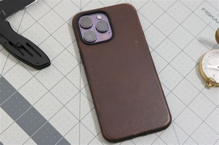 Nomad Modern Leather iPhone 14 case review: my new favorite
