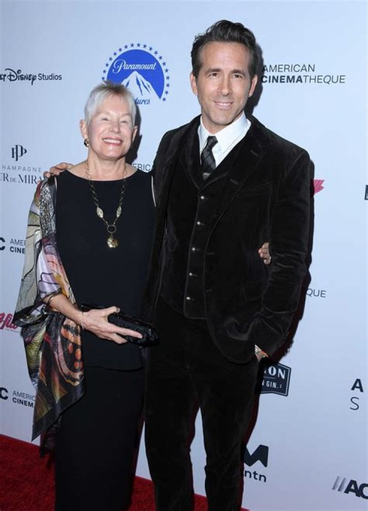 Ryan Reynolds' Family: Exploring Parent And Child Relationships