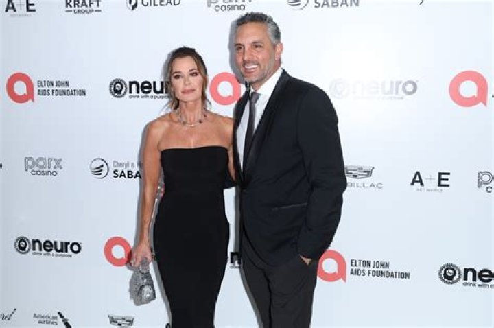 Sharon Umansky Benton: Who Is Mauricio Umansky’s Sister?