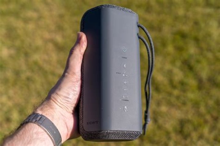 Sony SRS-XE200 review: sweet sound, tough little speaker