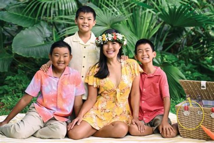 Stephanie Lum Salary, Husband, Married, John Henderson, Age, Hawaii