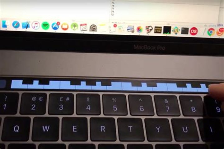 This App Turns The MacBook Pro TouchBar Into A Piano