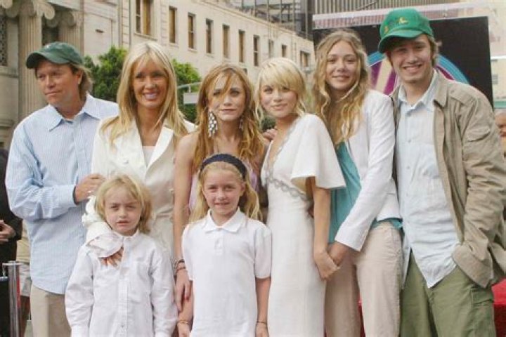 Who Are Shallon Olsen Parents? Meet Tony Olsen And Jayne Chow-Olsen