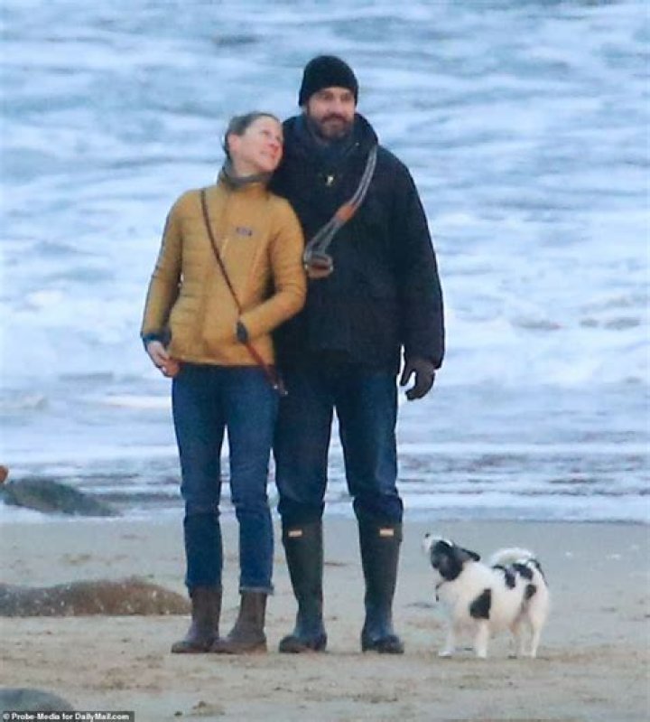 Yoga: Who Is Kris Ccginn? Does Ghislaine Maxwell Rumors Husband Scott Borgerson Have A Girlfriend?